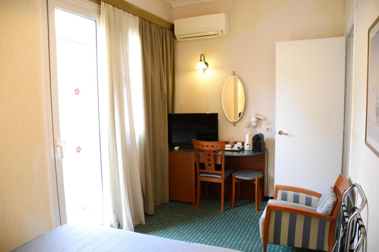 Adrian Hotel Athens Athene photo 5