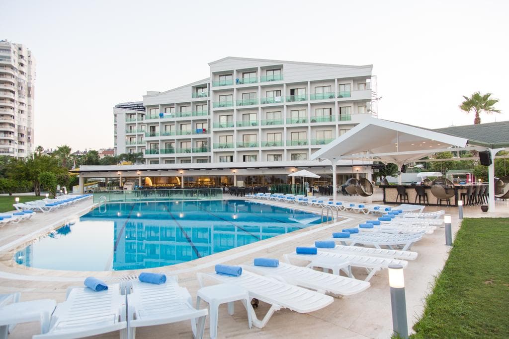 Falcon Hotel