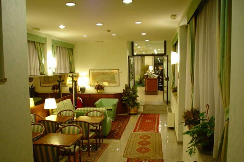 Hotel Flora foto 2