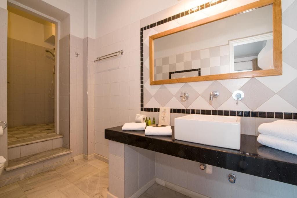 Antinea Suites & Spa Hotel Kamari photo 5