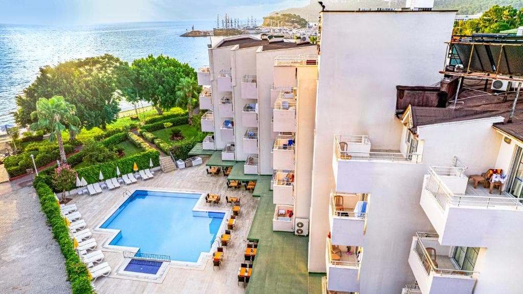 Viking Nona Beach Hotel