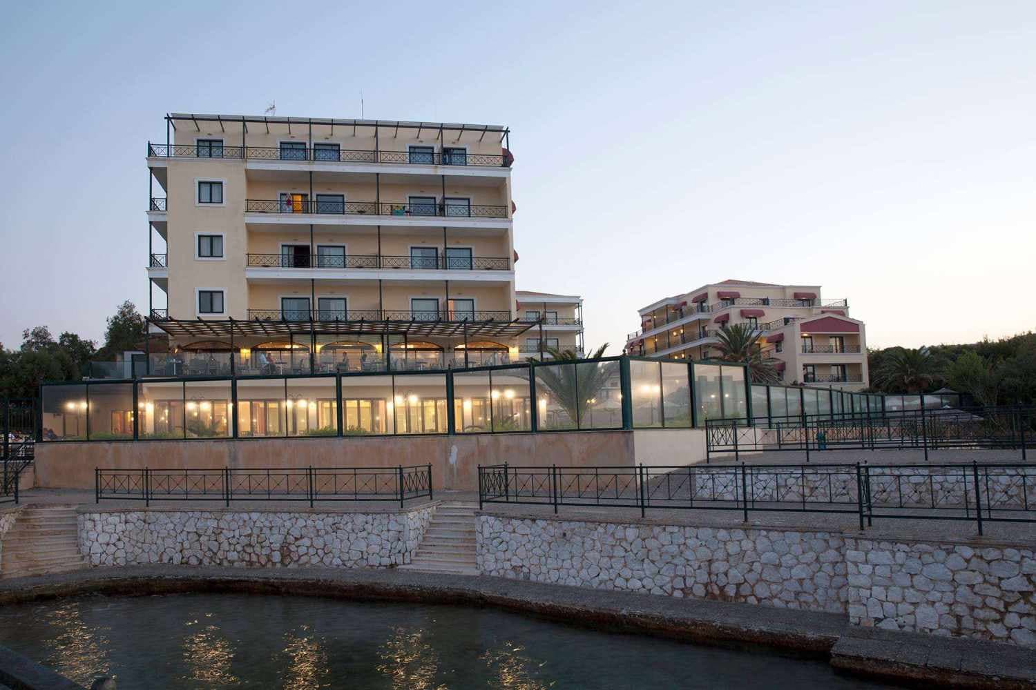 Ramada by Wyndham, Athens Club Attica Riviera foto 1