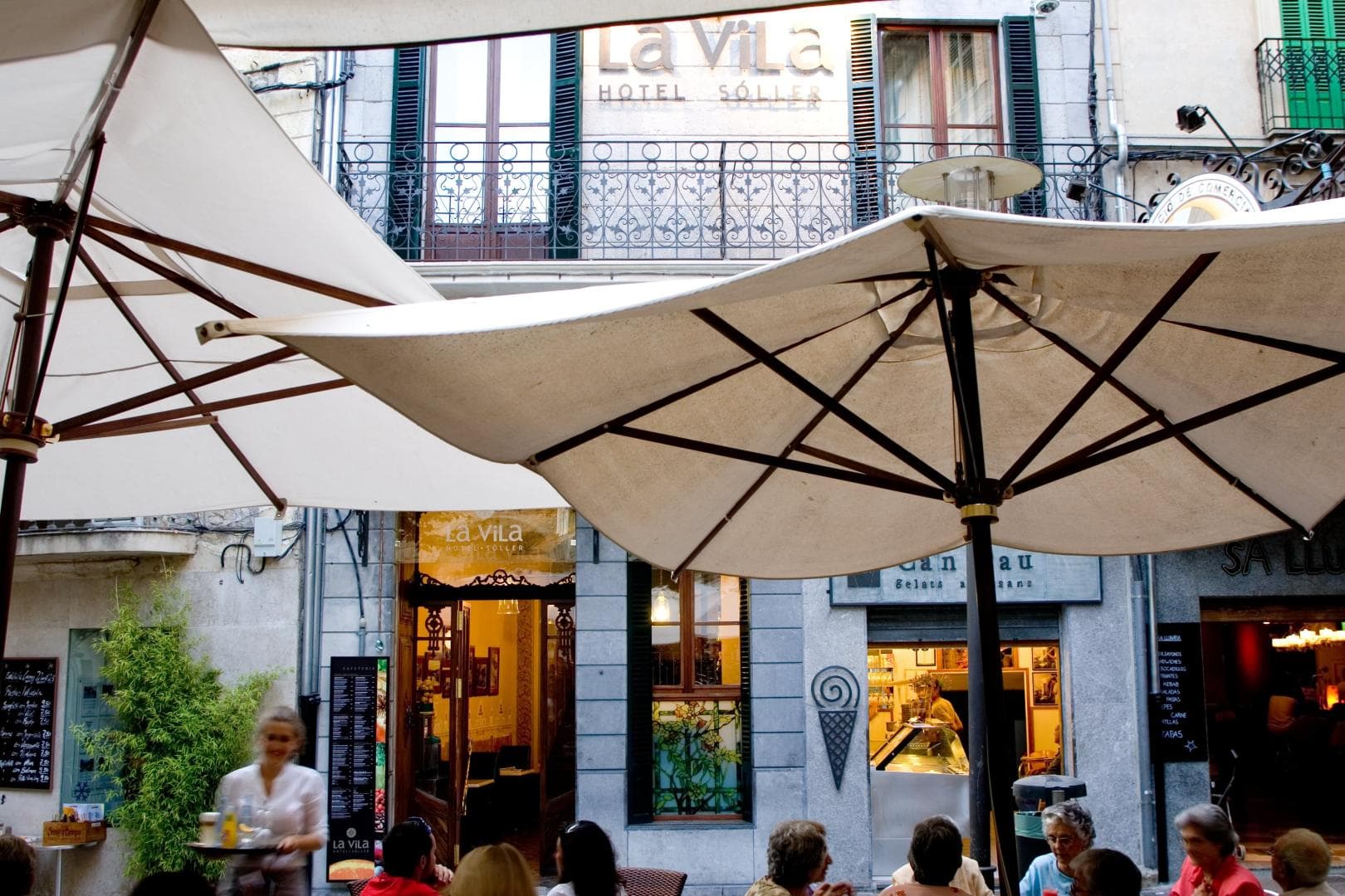 La Vila foto 1