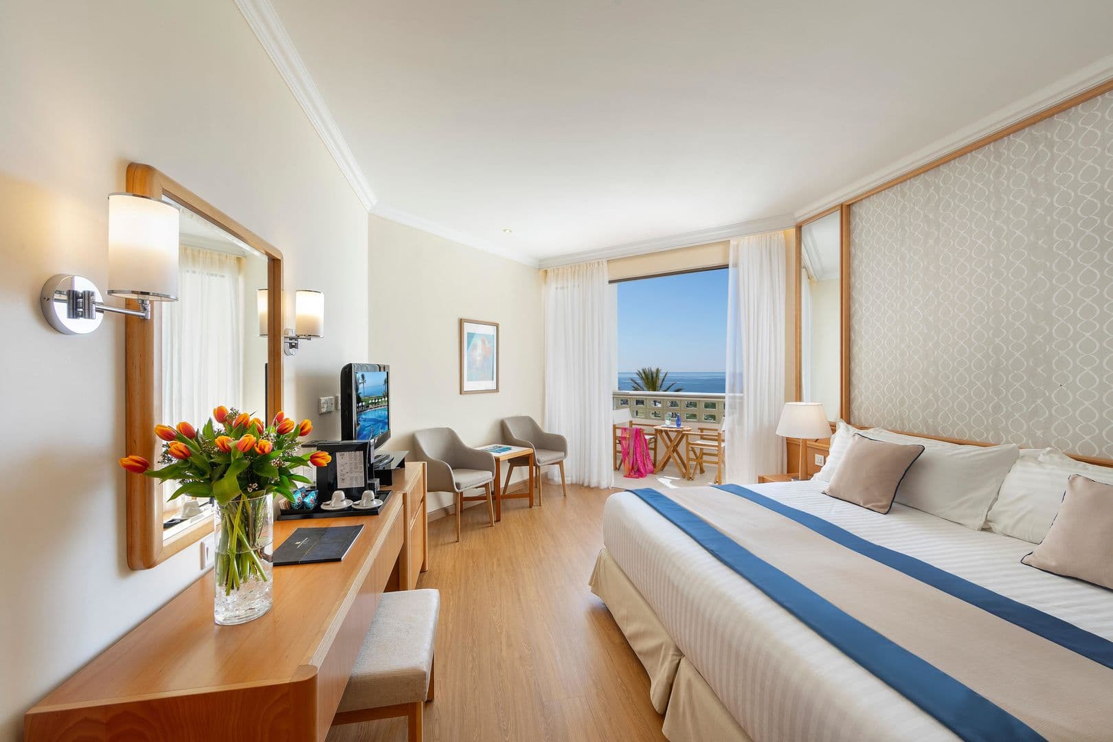 Constantinou Bros Athena Beach Hotel foto 2