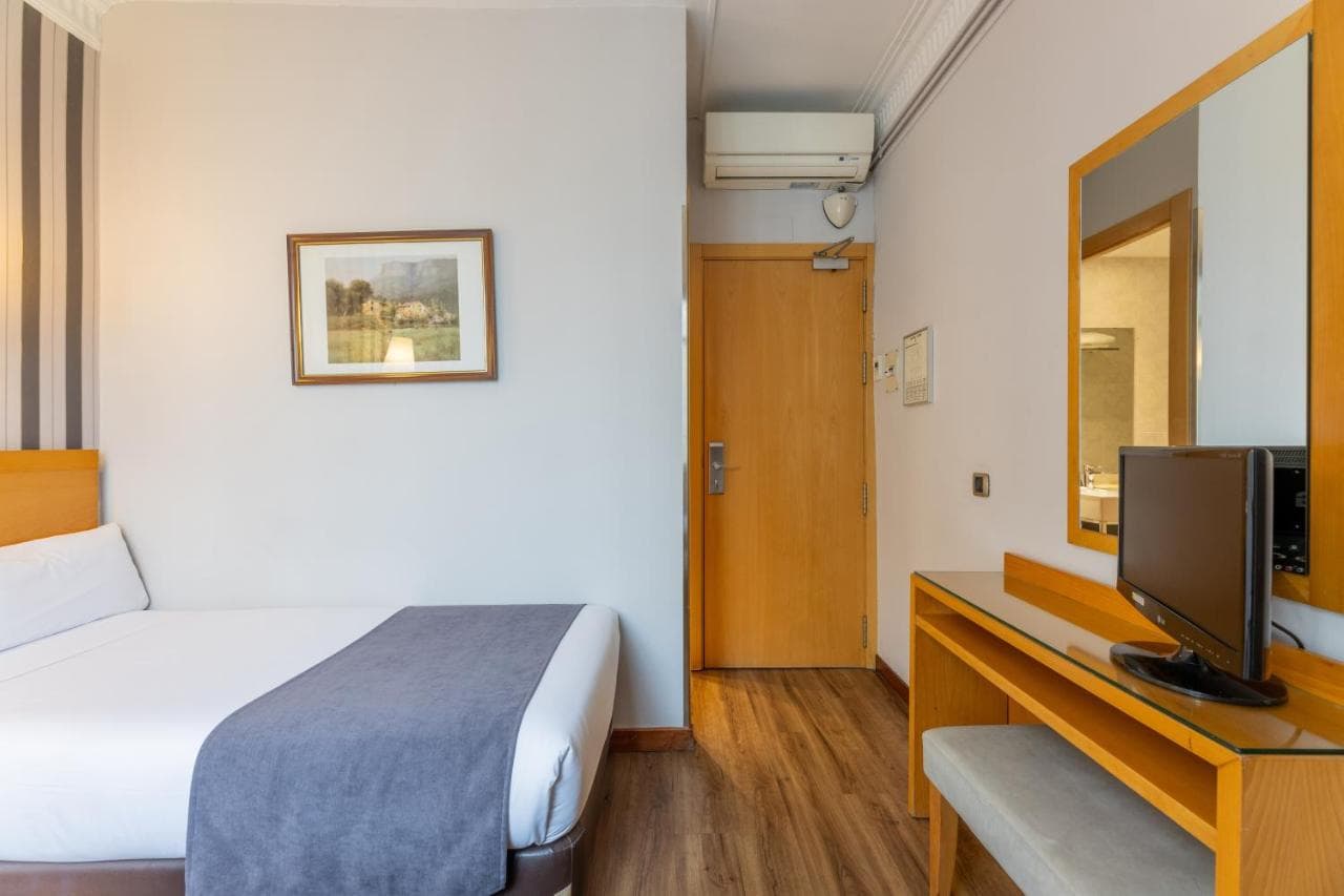 Hotel Lyon Barcelona photo 5