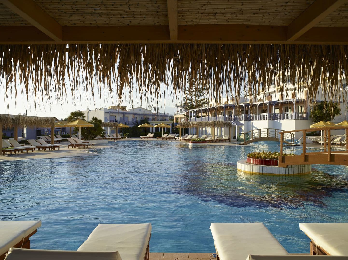 OYA Beach Resort foto 1