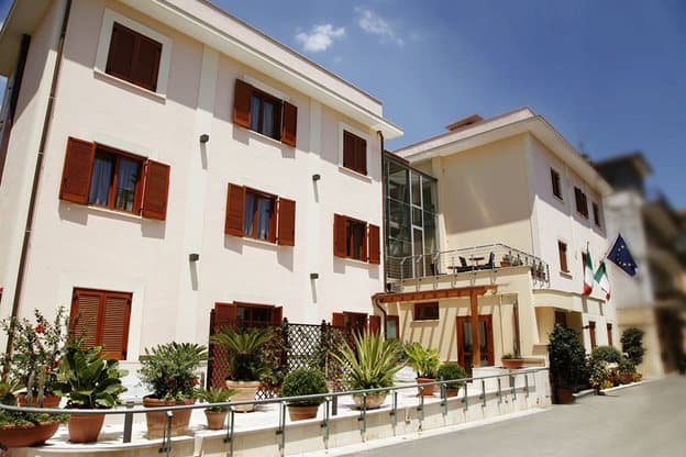 Hotel Dina foto 1