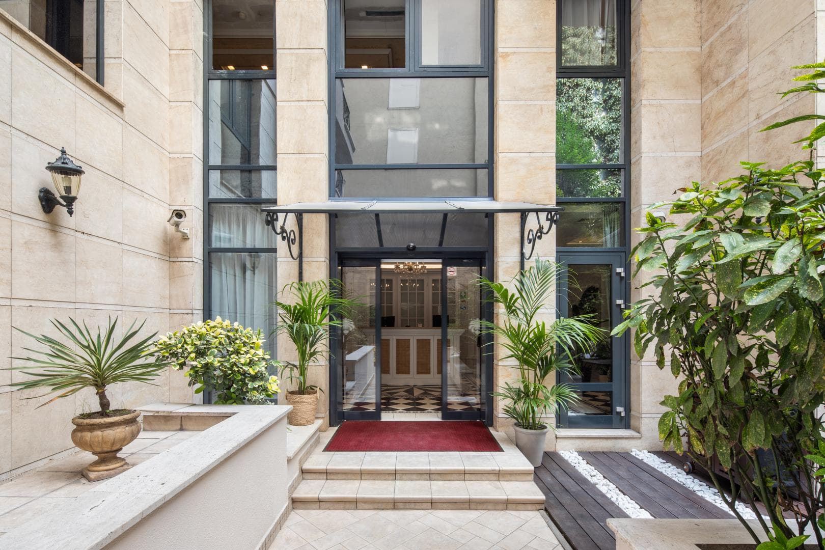 Queen's Court Hotel & Residence foto 2