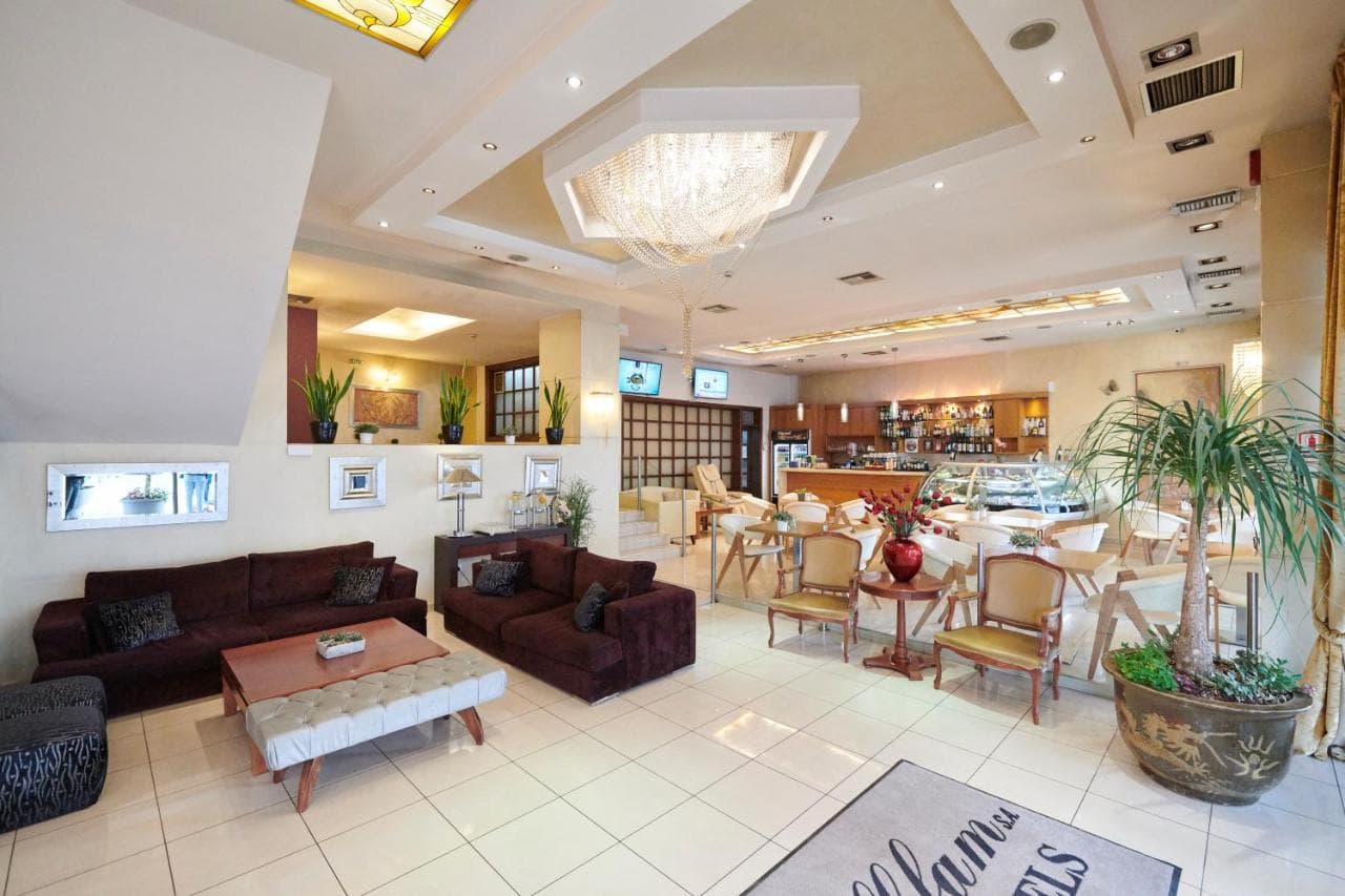 Crystal City Athene photo 5