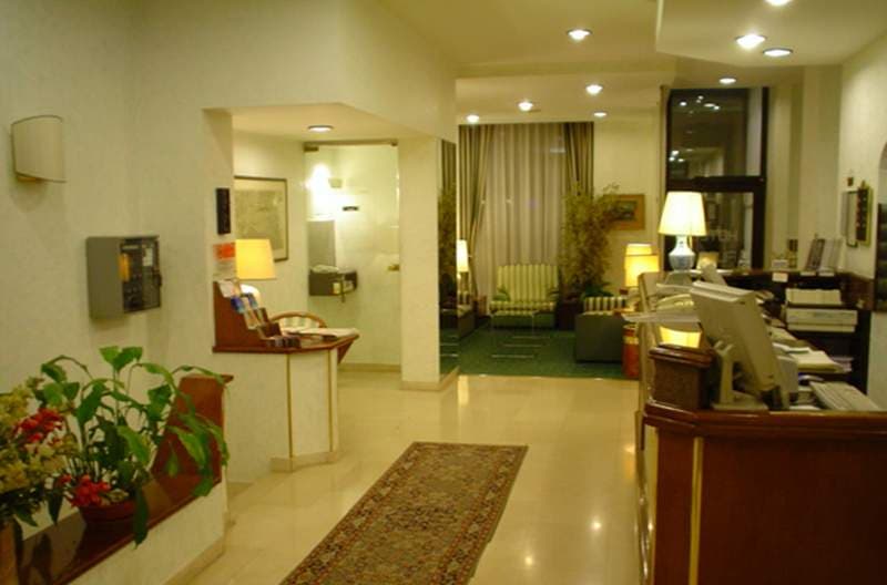 Hotel Flora foto 1
