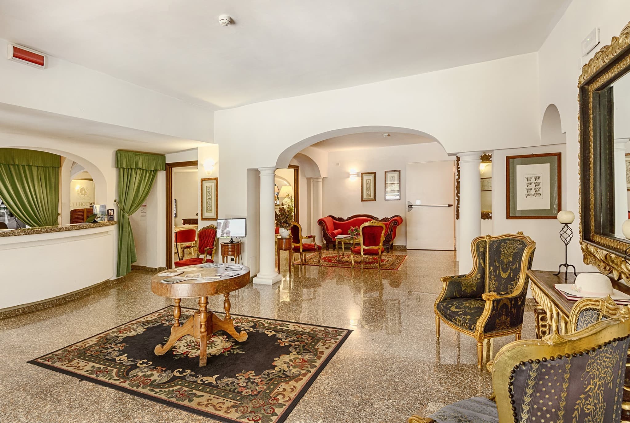 Colonna Palace Hotel Mediterraneo foto 2